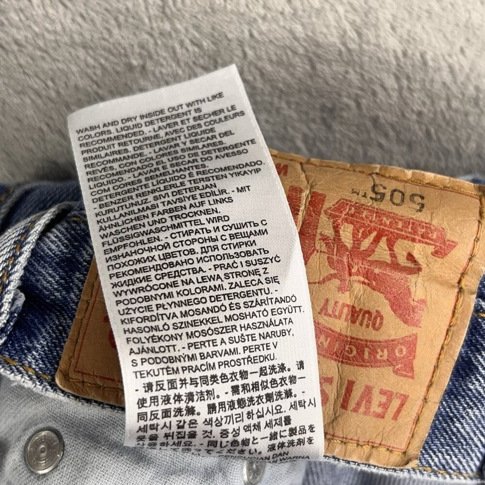 Levis 505 Jeans Mens 38x30 Blue Denim Medium Wash Straight Fit Button Fly Y2K - Picture 15 of 16